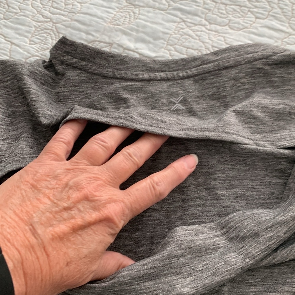 Xersion Women’s Gray Long Sleeve Workout Shirt Size XXL - Picture 12 of 15